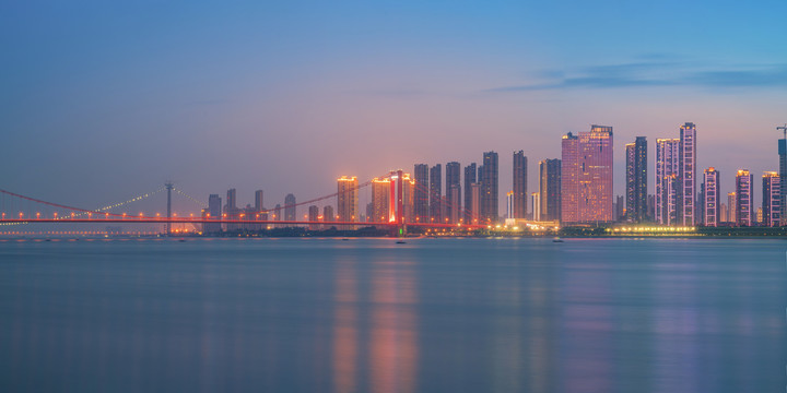 武汉城市天际线和长江汉江夜景