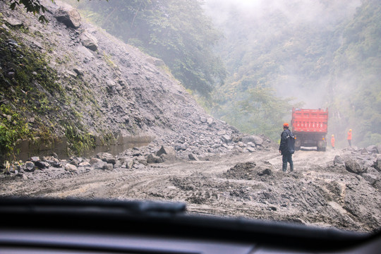 墨脱公路风光