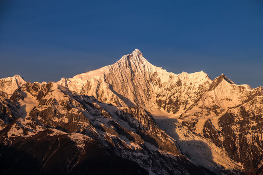 德钦飞来寺梅里雪山