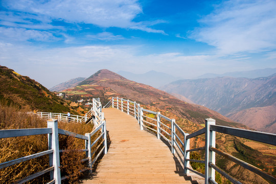 东川红土地