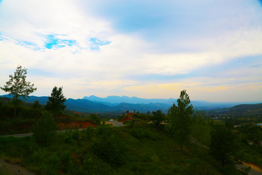 远山峻岭