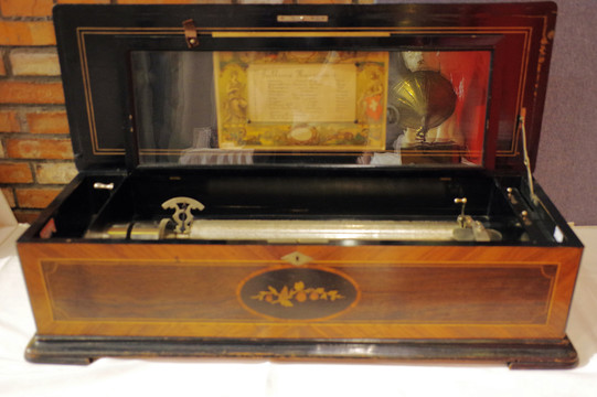 十八世纪法国轴式音乐盒