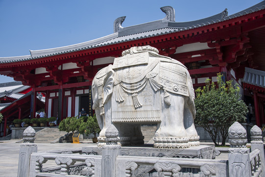 中国陕西西安大慈恩寺大象石雕