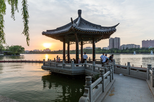 济南大名湖公园风光