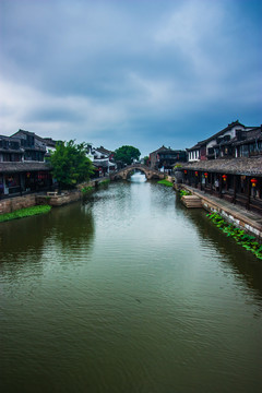 浙江西塘古镇河道瓦房