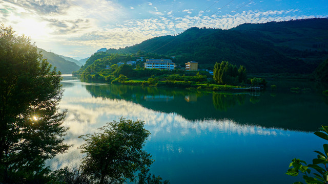 鄂坪大河湾五