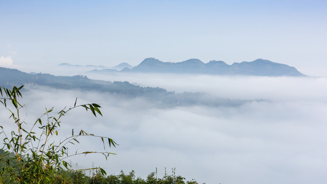 云海山脉自然风光