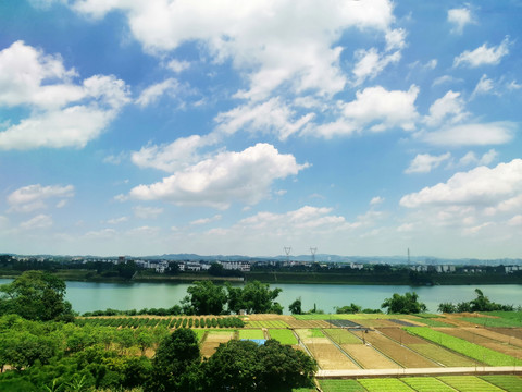 城郊护城河