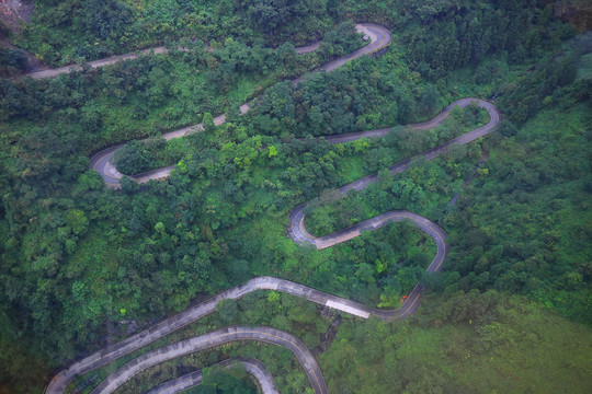 湖南张家界盘山路