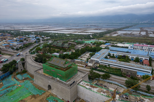 航拍山西运城盐湖中禁门