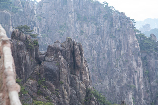 安徽黄山的山峰奇石