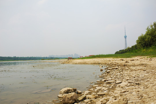 洛河滩河岸