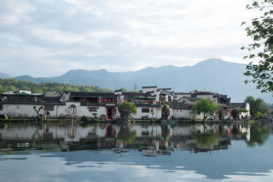 皖南宏村风景区的南湖