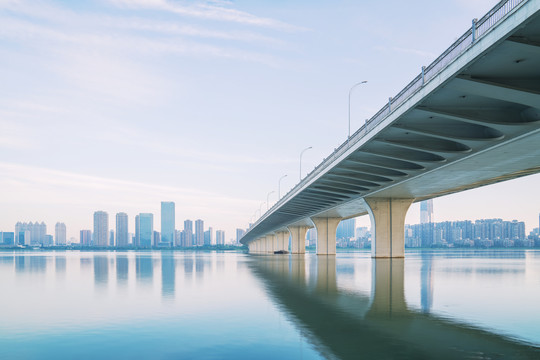 武汉城市天际线和沙湖大桥风光