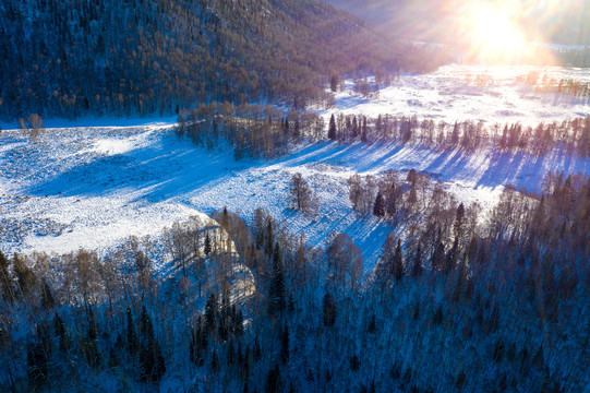 新疆阿勒泰喀纳斯禾木冬雪景色