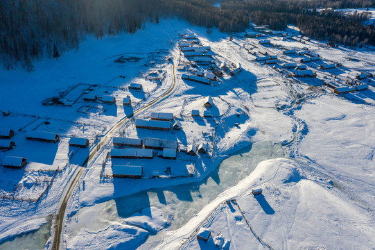 新疆阿勒泰喀纳斯禾木冬雪景色