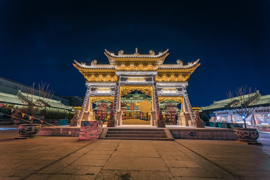 山西大同古城街道夜景