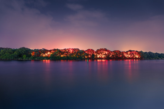 桂林漓江火红夜景