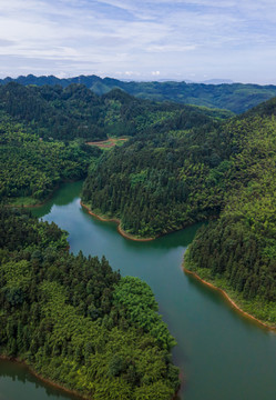 重庆丘陵山区的高山湖泊