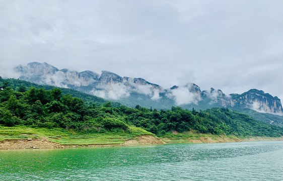 清江大峡谷