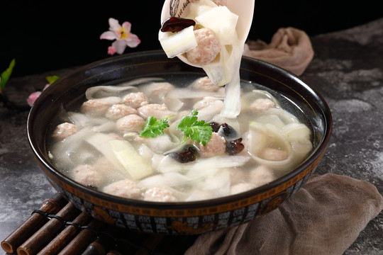 老黃瓜汆丸子