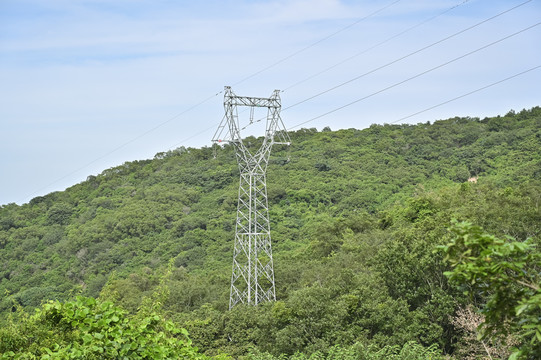 深山高压电线塔