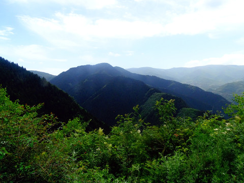 叠山远山