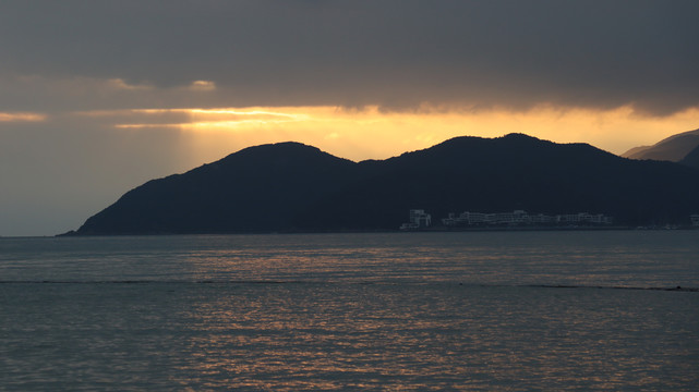 深圳大鹏湾日出