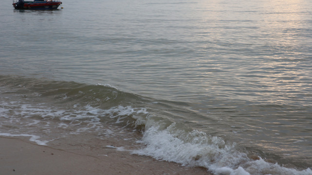 深圳大鹏湾海边沙滩