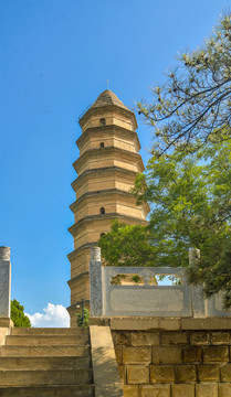 延安领山寺塔