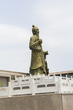 酒祖杜康雕像