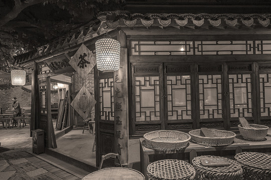 中式老茶楼黑白旧照片