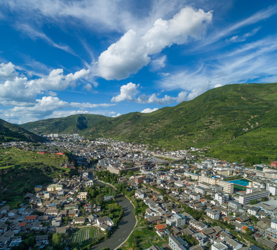 四川松潘县城俯瞰