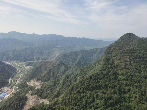 青山与城市