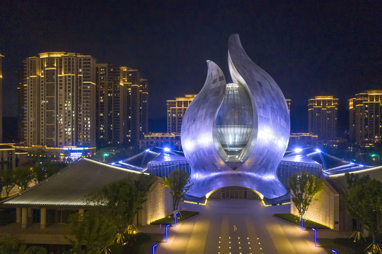 中国建筑科技馆夜景