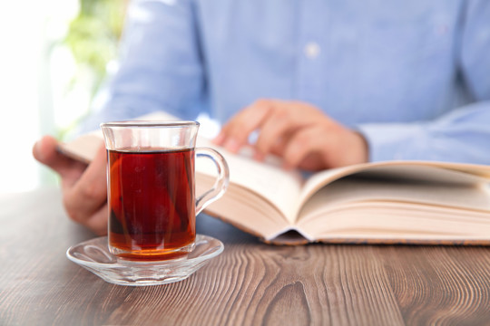 一杯红茶和认真的读者