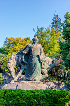 武汉黄鹤楼公园岳飞雕像