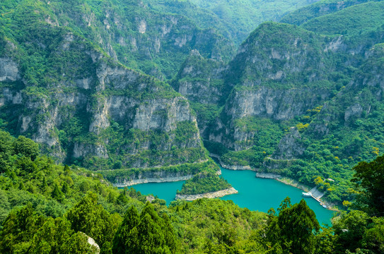 河南修武峰林峡翡翠湖