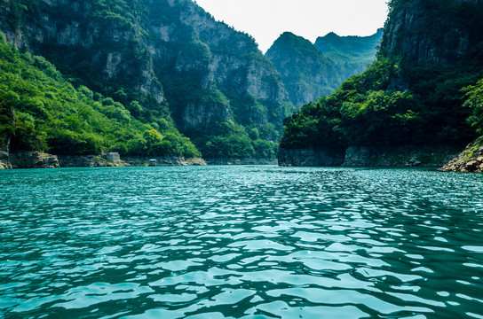 河南修武峰林峡翡翠湖