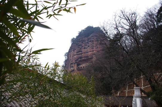 甘肃天水麦积山石窟风景