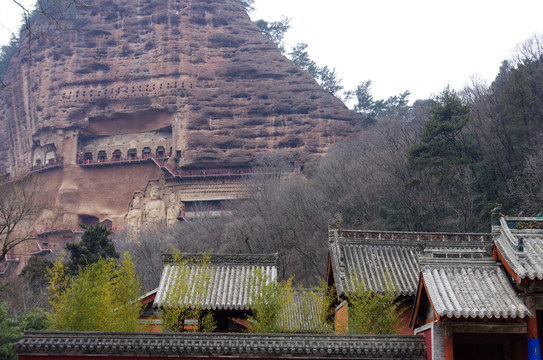 甘肃天水麦积山石窟风景