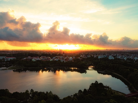 城市日出