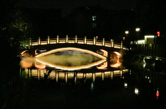 杜甫草堂浣花园林区浣花溪桥夜景