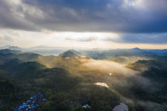 中山市福获村清晨云雾