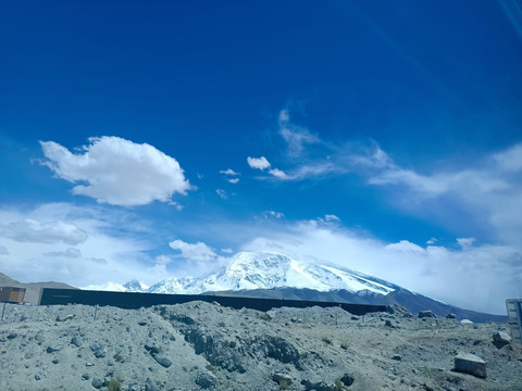雪山新疆高原