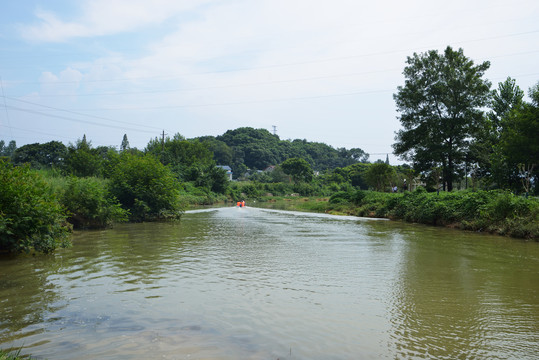 鄉村小河