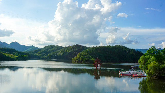 龙湖湿地白云