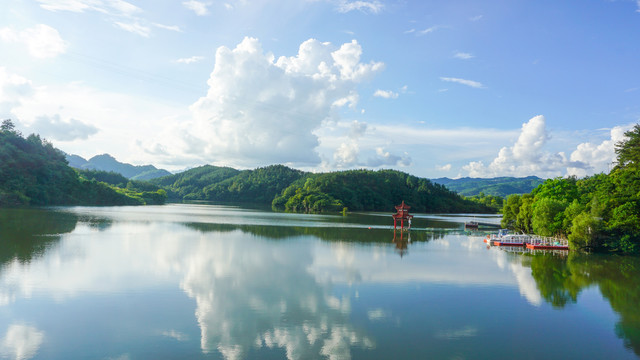 龙湖湿地风景