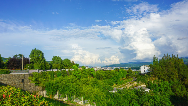 龙湖湿地公园