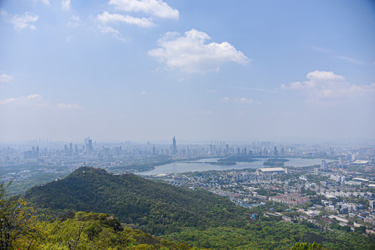 江苏南京紫金山上俯瞰玄武湖风光